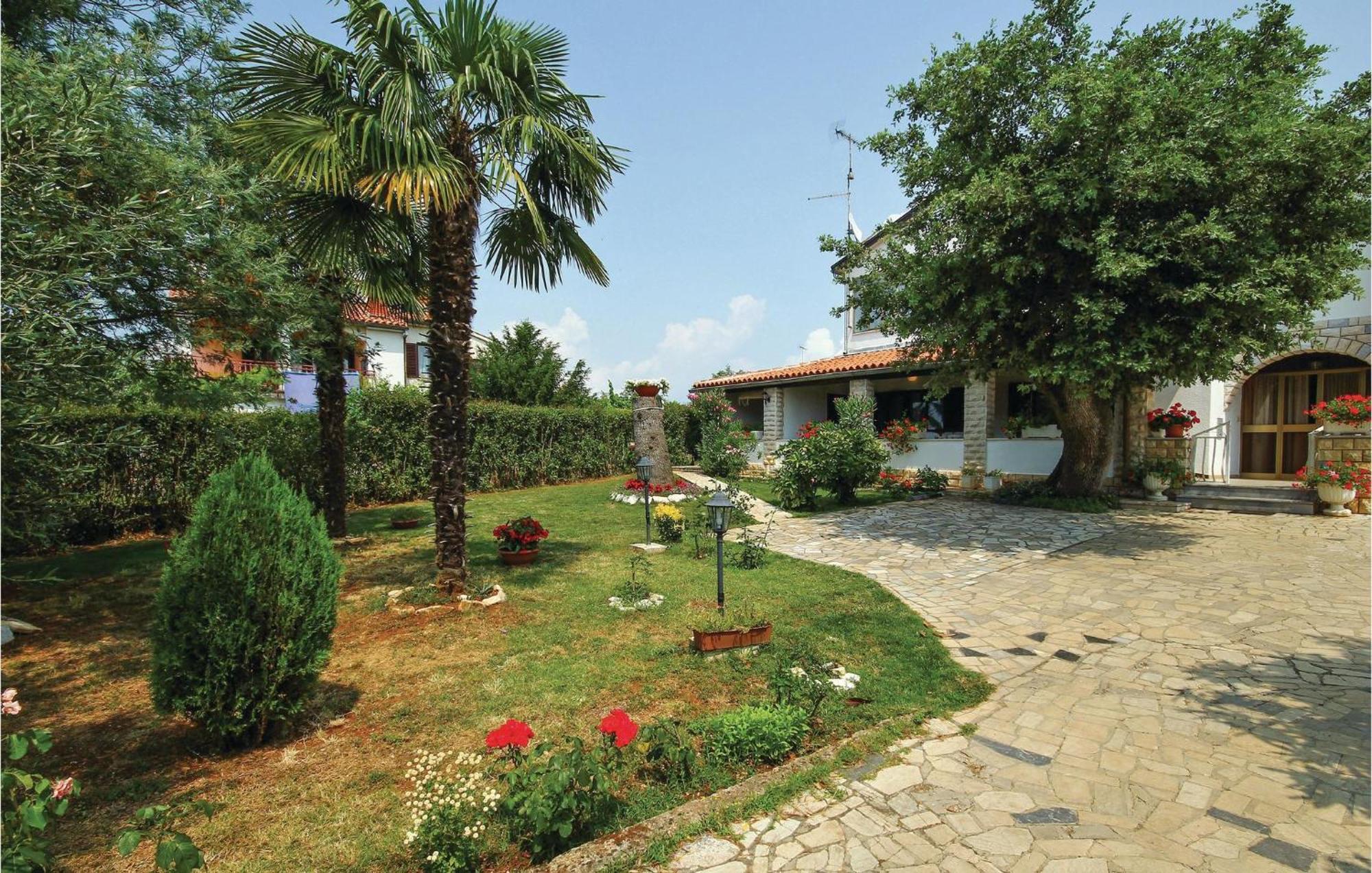 Beautiful Apartment In Porec With Wifi Exteriér fotografie