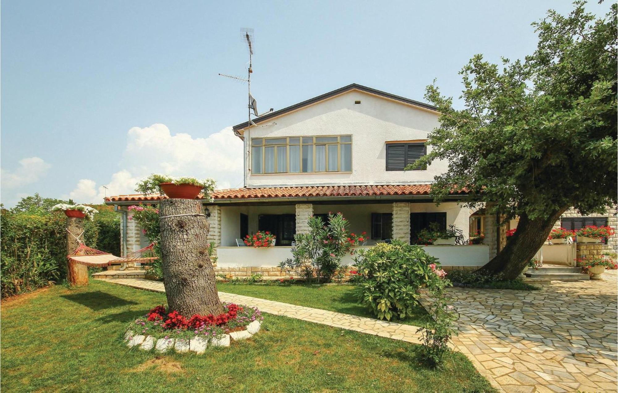 Beautiful Apartment In Porec With Wifi Exteriér fotografie